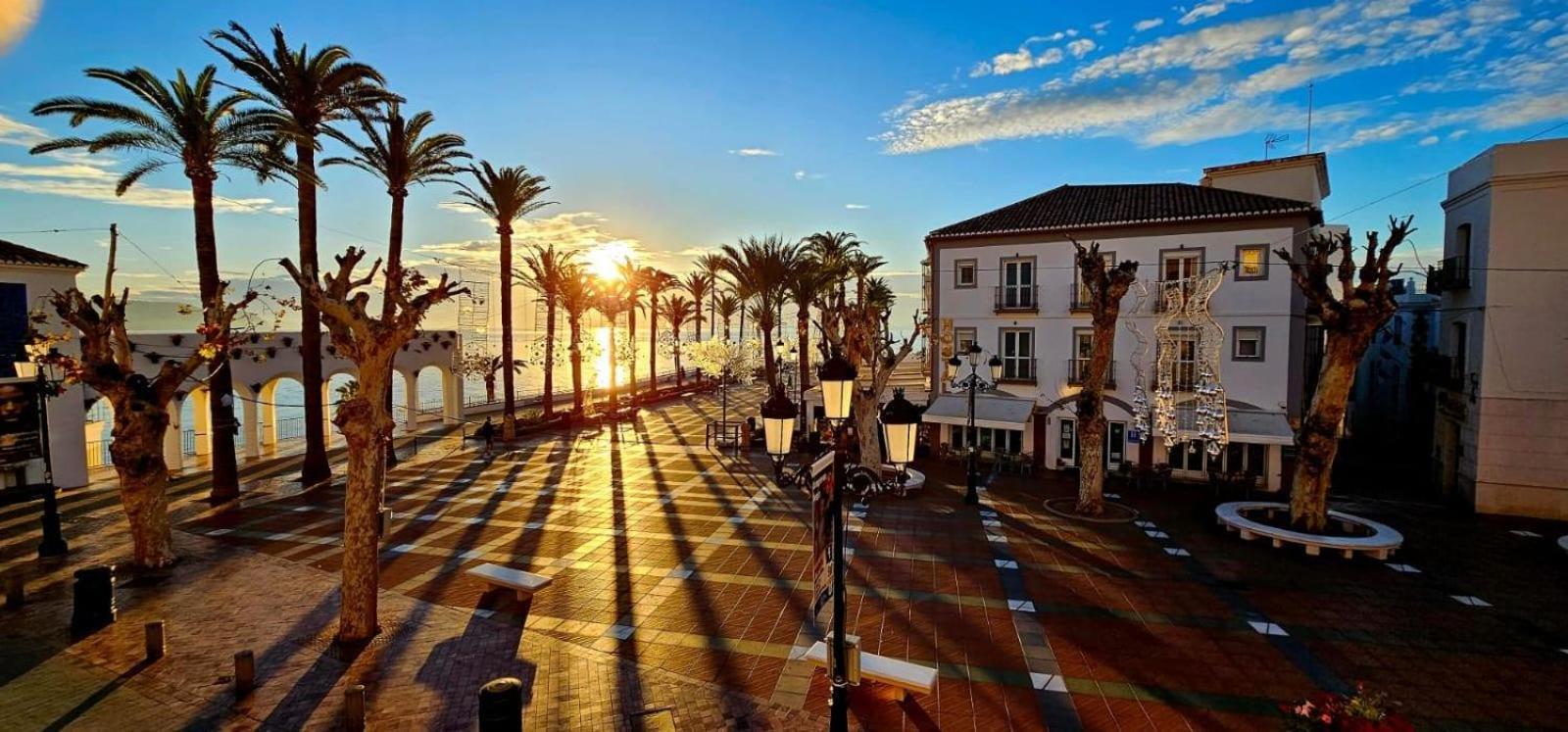 Balcon De Europa Suite เนร์คา ภายนอก รูปภาพ
